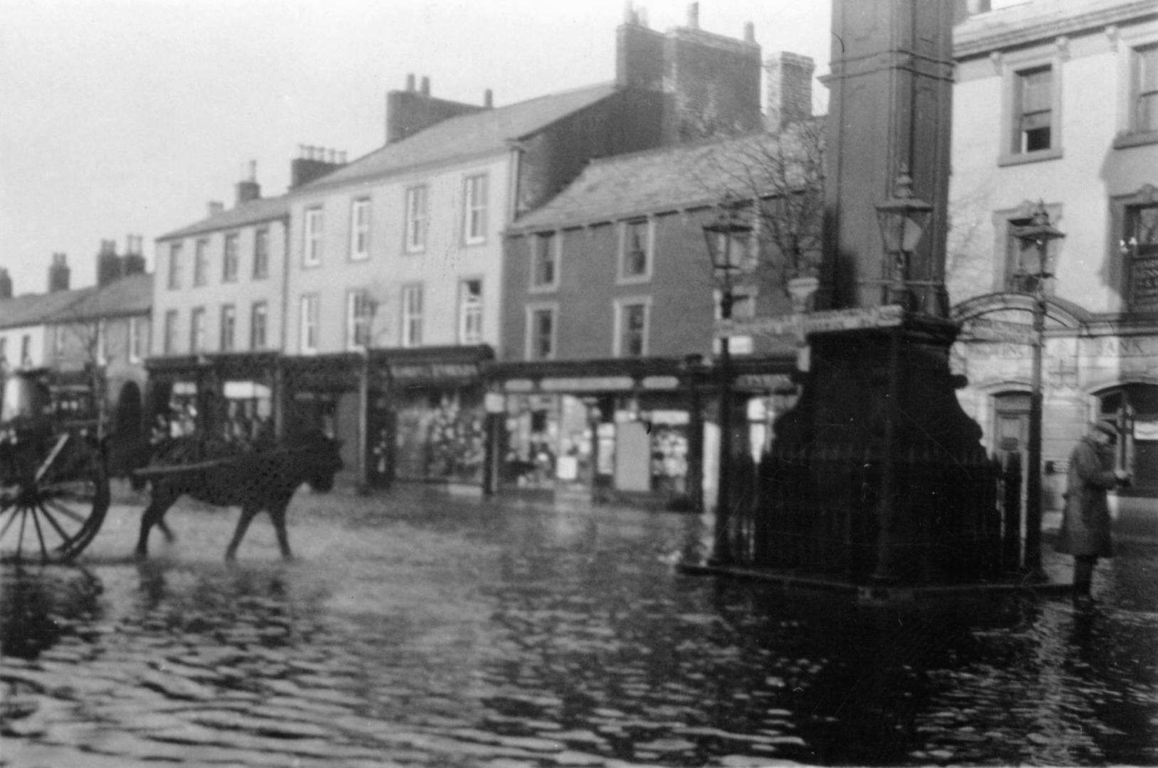 Main Street 46 National Provincial Bank horse and cart round clock tower flood 1918 p2